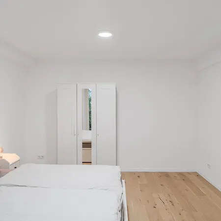 In Toplage In Duesseldorf-oberkassel Appartement Düsseldorf