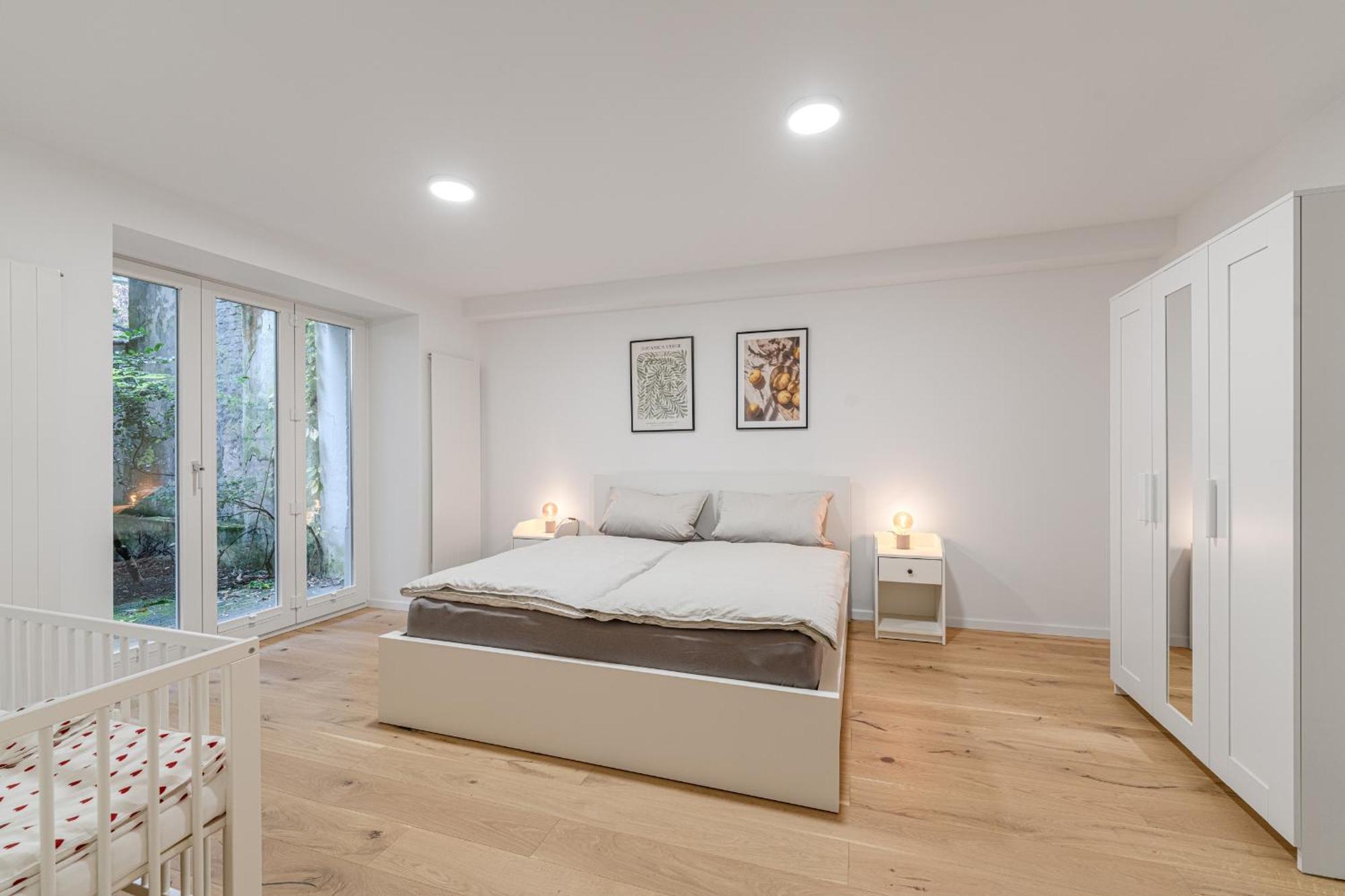 In Toplage In Duesseldorf-oberkassel Apartment