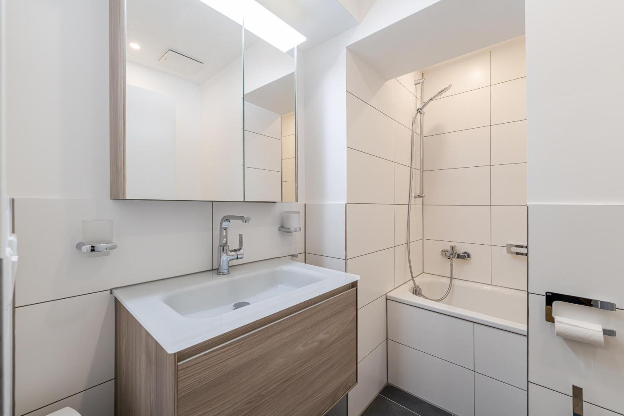 In Toplage In Düsseldorf-oberkassel Düsseldorf