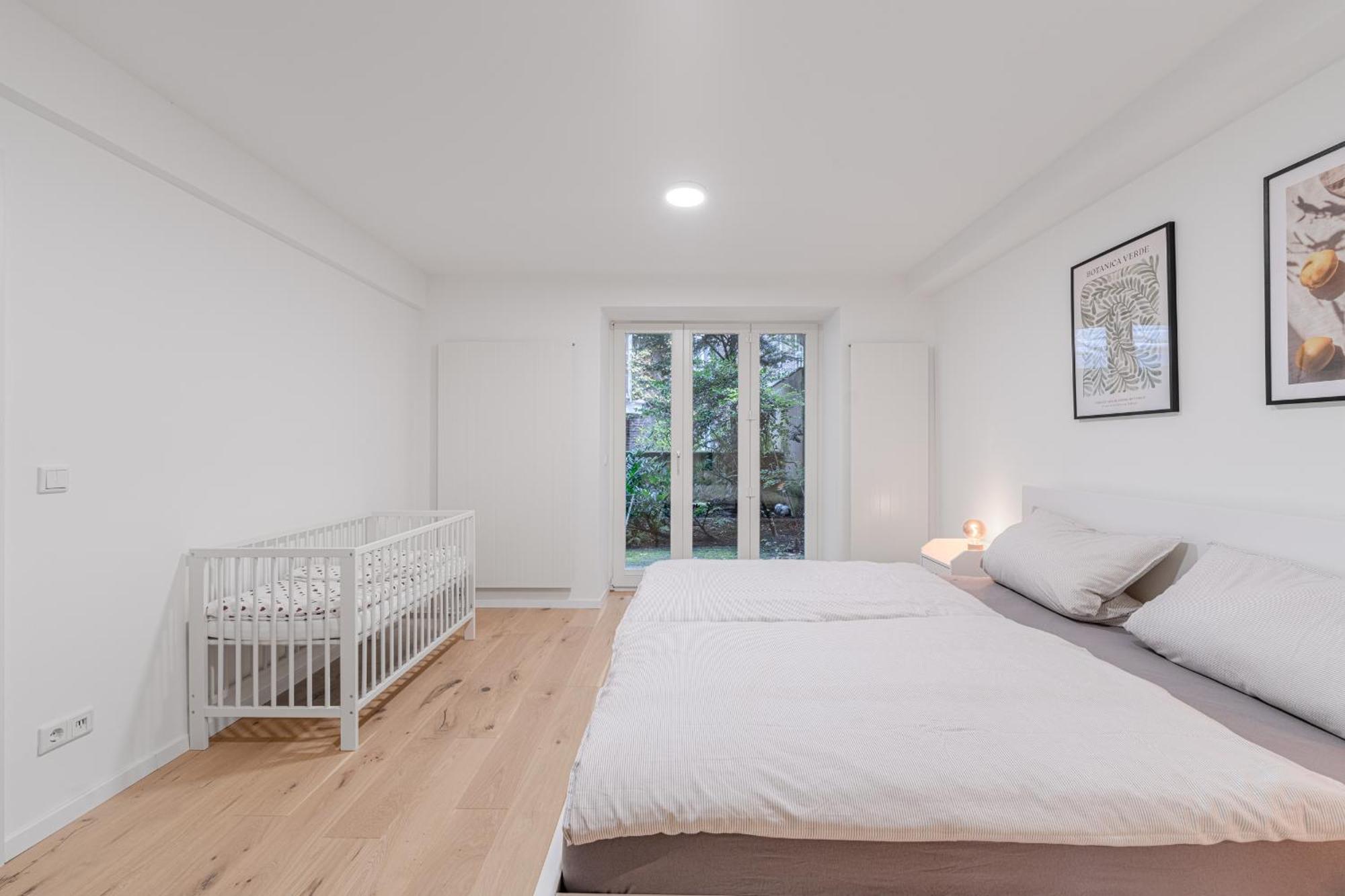 In Toplage In Düsseldorf-oberkassel Apartment